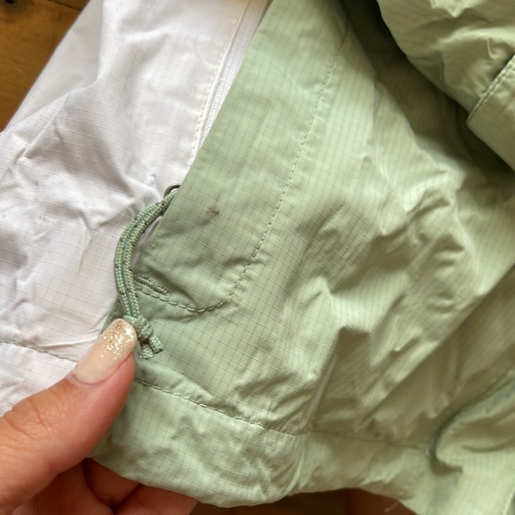North Face Snowboarding Jacket. XS. Gently Used. Minor scuffs. Sage. Green. - Picture 6 of 13